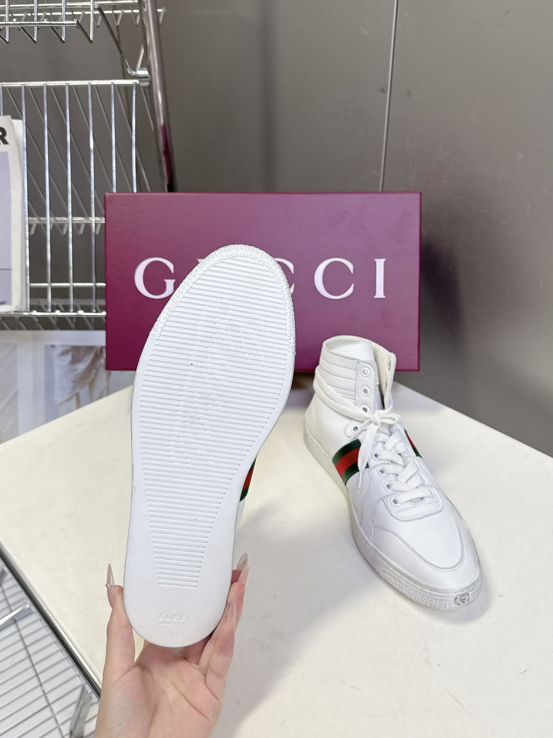 Gucci古驰春夏最新走秀款情侣休闲鞋超多明星网红种草 设计师Demna首秀诚意之作 完美融合复古奢华与