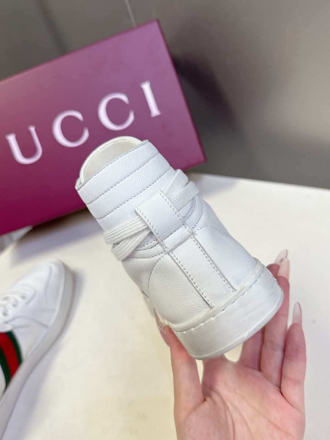 Gucci古驰春夏最新走秀款情侣休闲鞋超多明星网红种草 设计师Demna首秀诚意之作 完美融合复古奢华与