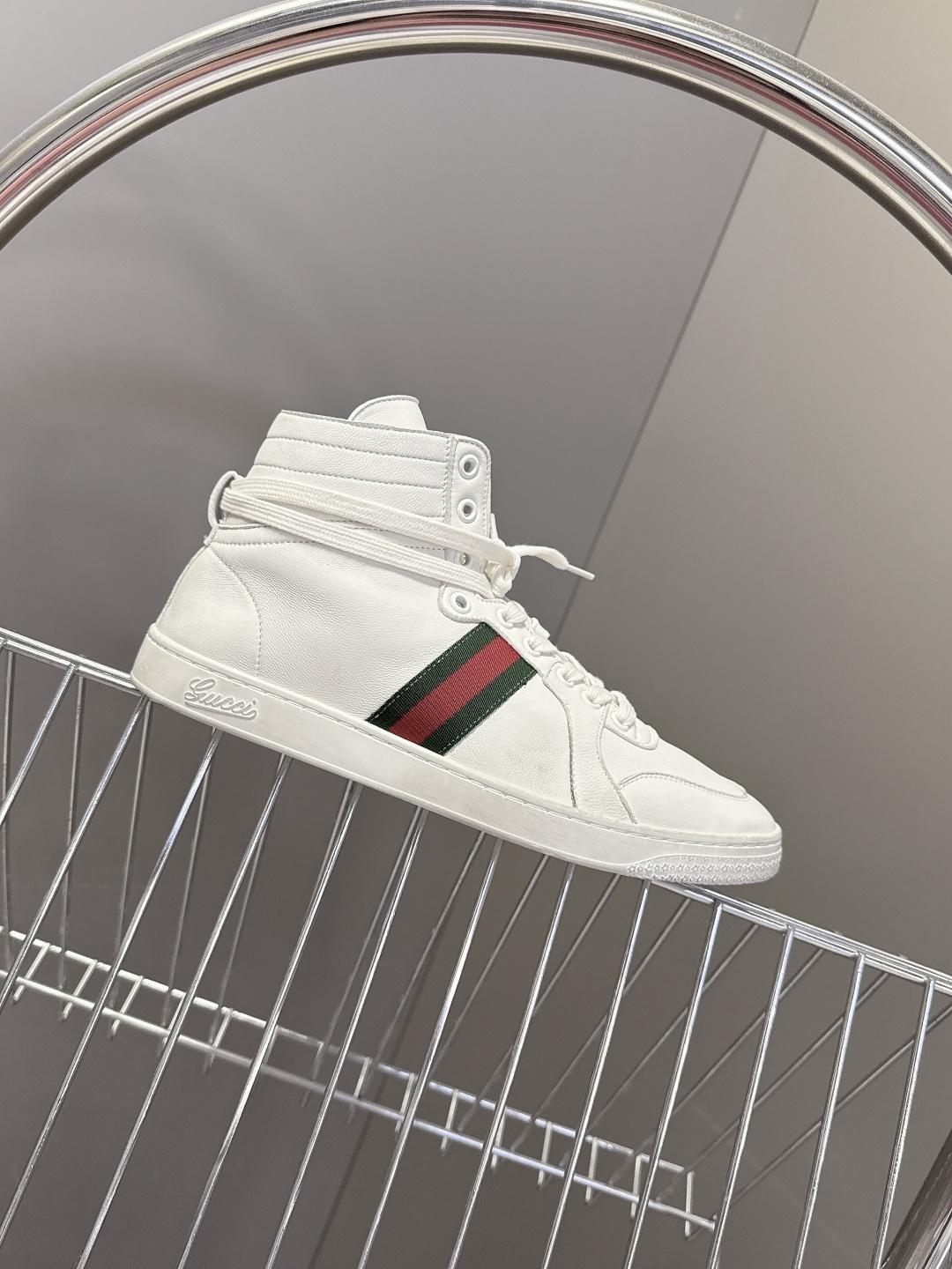 Gucci古驰春夏最新走秀款情侣休闲鞋超多明星网红种草 设计师Demna首秀诚意之作 完美融合复古奢华与