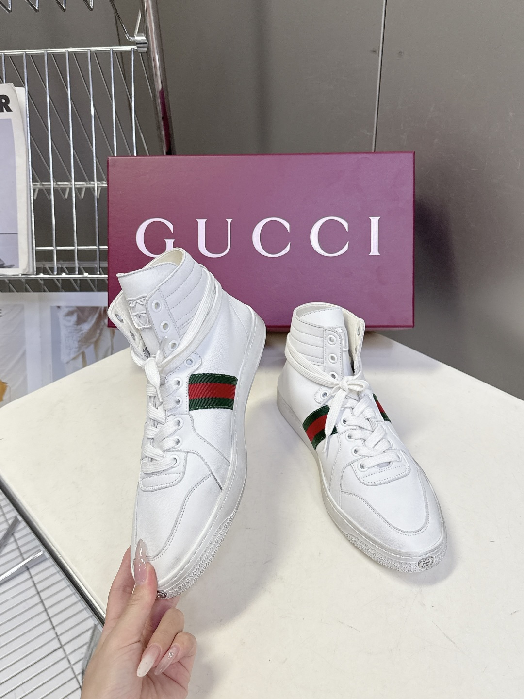 Gucci古驰春夏最新走秀款情侣休闲鞋超多明星网红种草 设计师Demna首秀诚意之作 完美融合复古奢华与