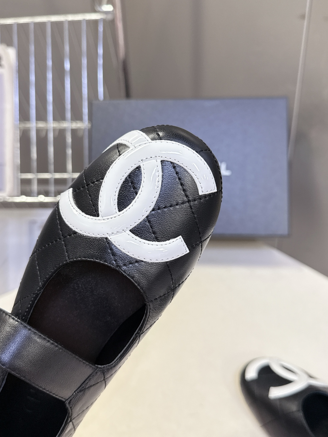 CHANEL香奈儿最新款中古康鹏玛丽珍芭蕾舞鞋 超多明星名媛上脚 这款芭蕾舞单鞋第一眼看上就被种草了根据