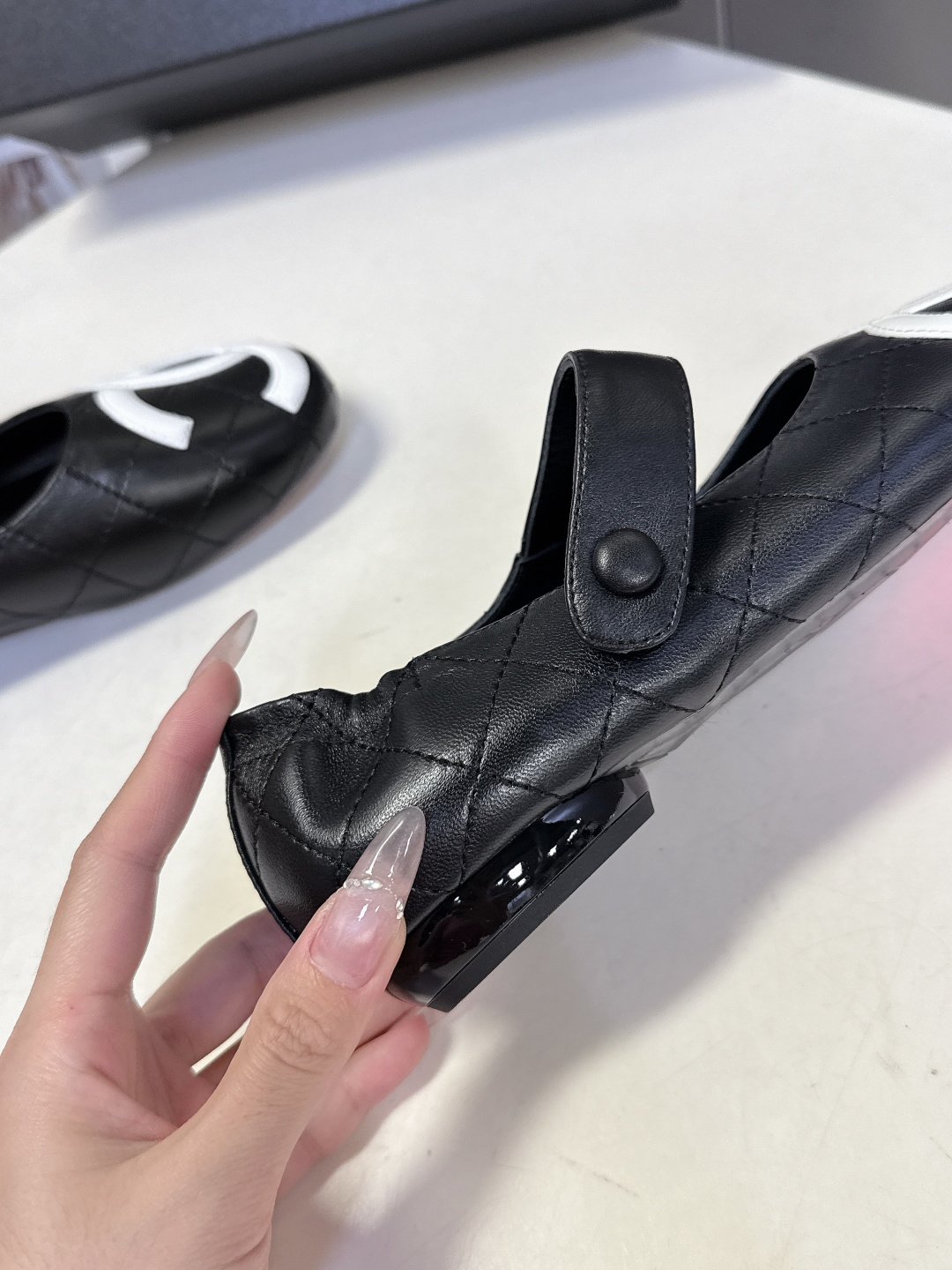 CHANEL香奈儿最新款中古康鹏玛丽珍芭蕾舞鞋 超多明星名媛上脚 这款芭蕾舞单鞋第一眼看上就被种草了根据