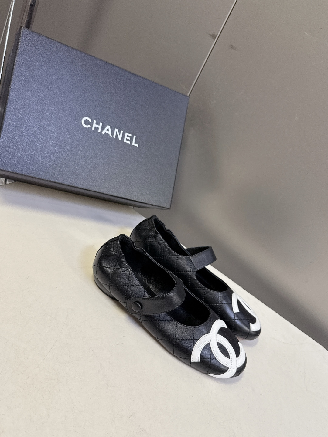 CHANEL香奈儿最新款中古康鹏玛丽珍芭蕾舞鞋 超多明星名媛上脚 这款芭蕾舞单鞋第一眼看上就被种草了根据