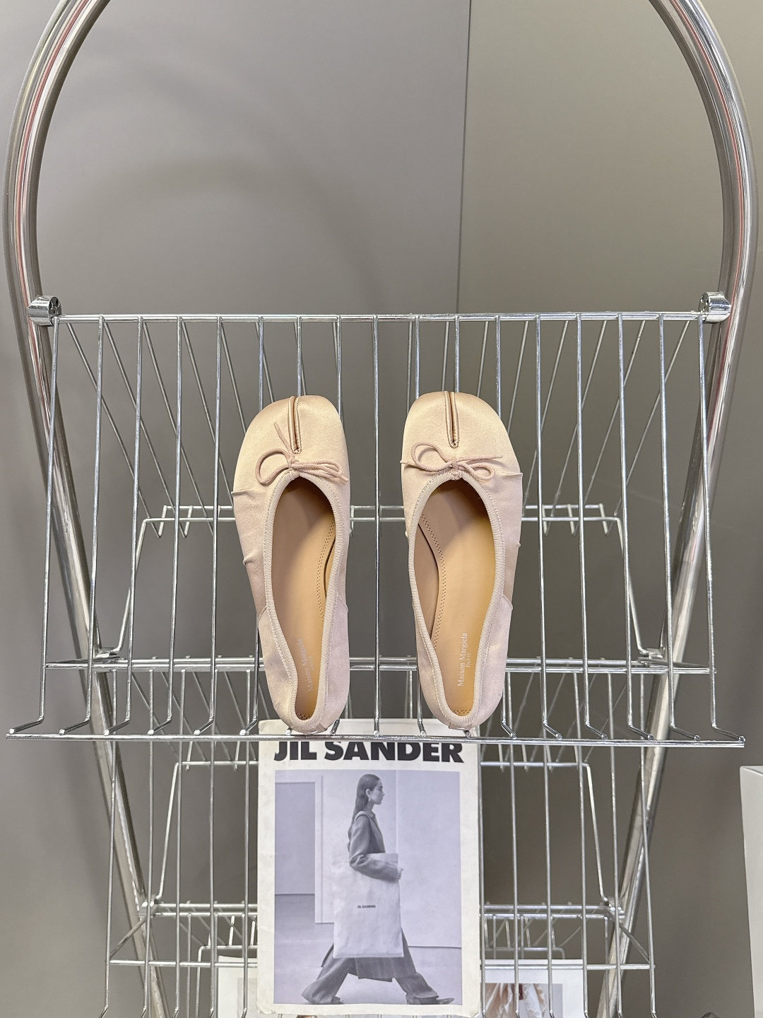 Maison Margiela马吉拉Tabi 缎面分趾芭蕾舞平底鞋 超多明星网红种草 是品牌标志性分趾设