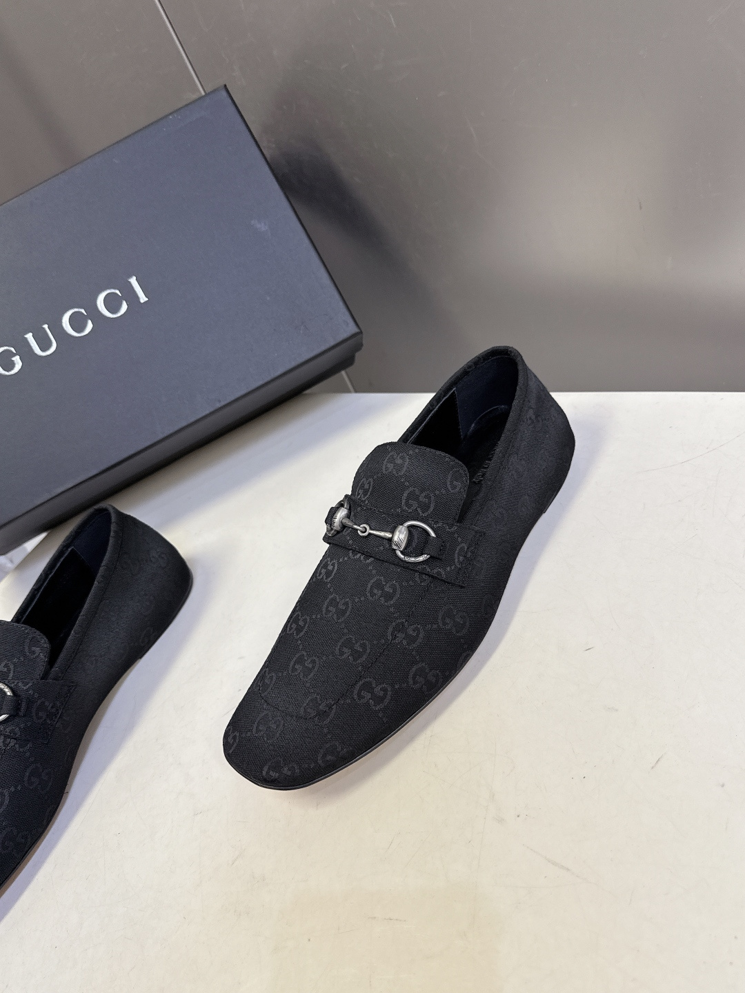 Gucci古驰春夏最新走秀情侣款马衔扣方头乐福鞋超多明星网红种草 正品购入细节完美复刻 设计师Demna