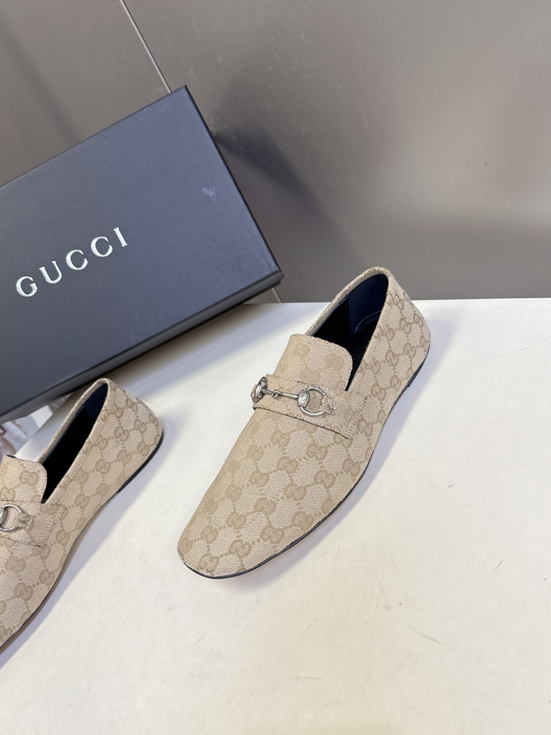 Gucci古驰春夏最新走秀情侣款马衔扣方头乐福鞋超多明星网红种草 正品购入细节完美复刻 设计师Demna