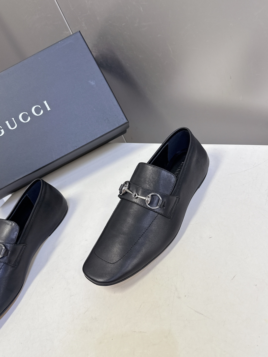 Gucci古驰春夏最新走秀情侣款马衔扣方头乐福鞋超多明星网红种草 正品购入细节完美复刻 设计师Demna