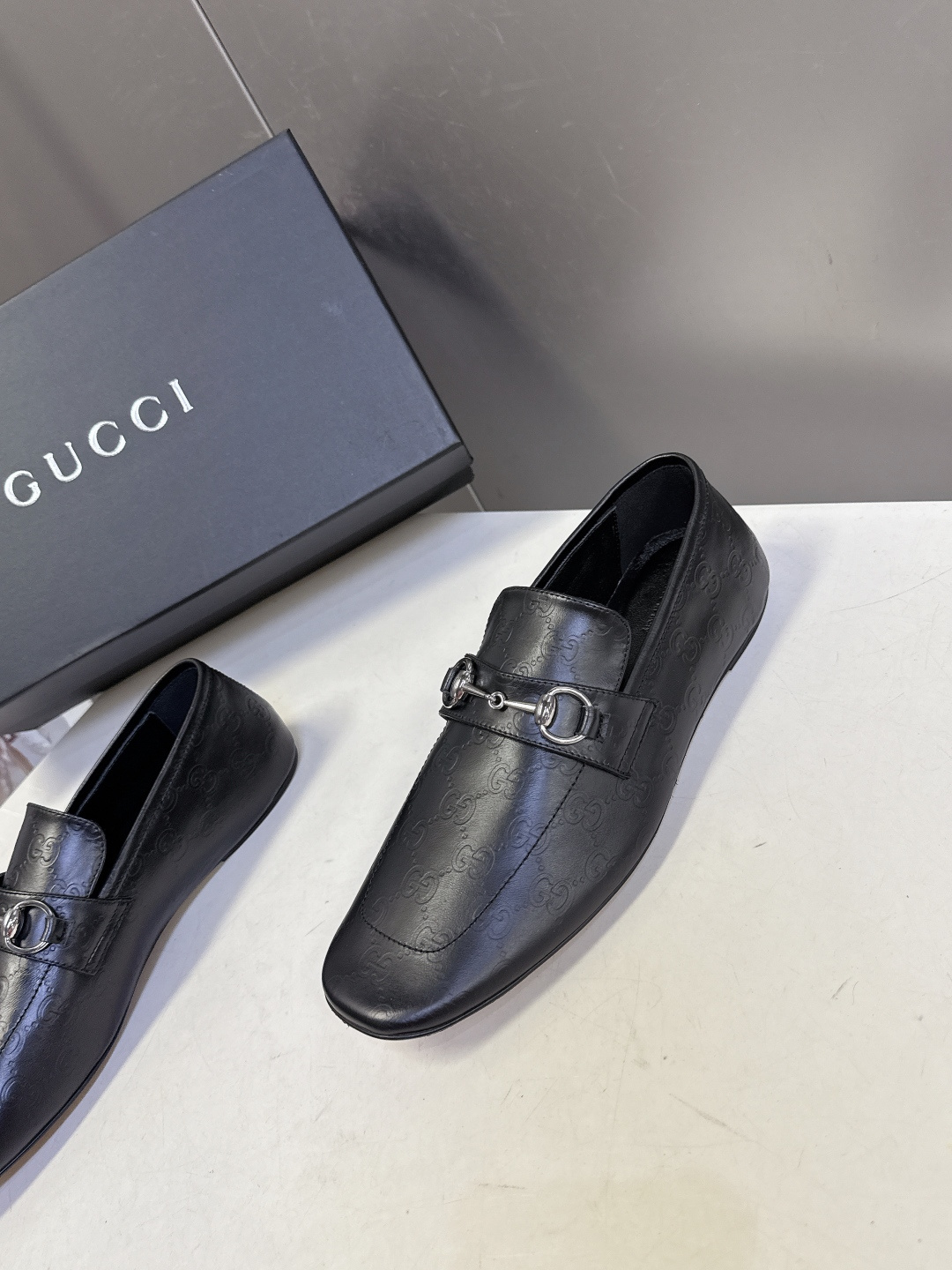 Gucci古驰春夏最新走秀情侣款马衔扣方头乐福鞋超多明星网红种草 正品购入细节完美复刻 设计师Demna