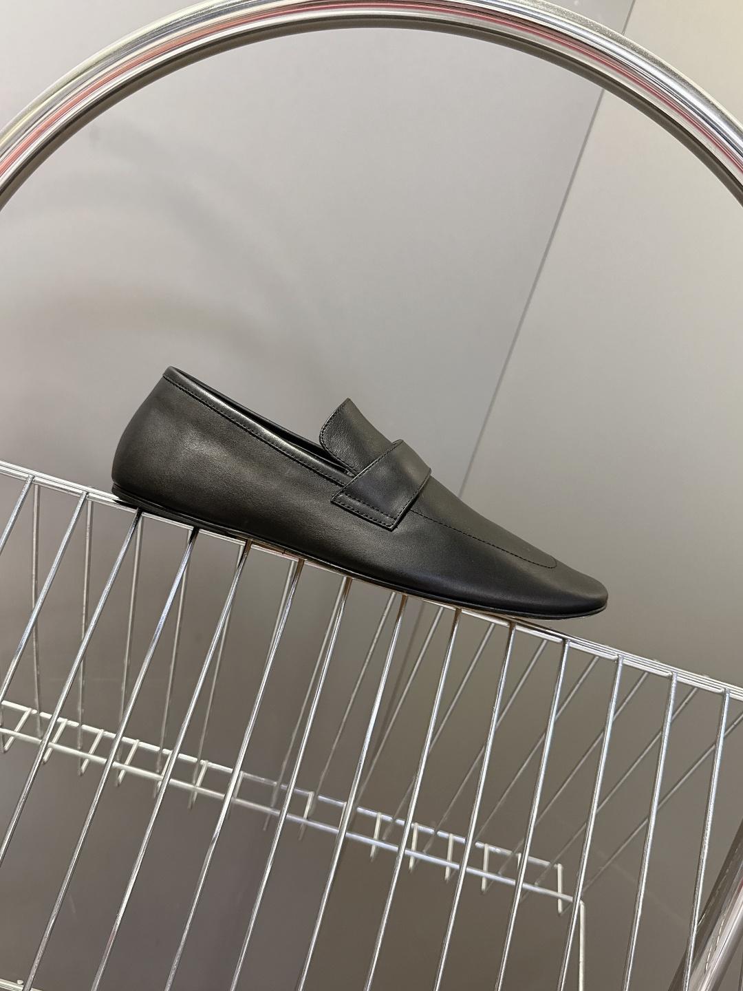 Gucci古驰春夏最新走秀情侣款马衔扣方头乐福鞋超多明星网红种草 正品购入细节完美复刻 设计师Demna