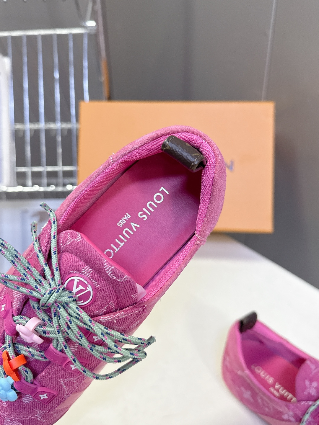 配饰➕20 路易威登Louis Vuitton春夏最新款彩色串珠芭蕾风德训鞋超多明星网红种草 鞋带上搭配