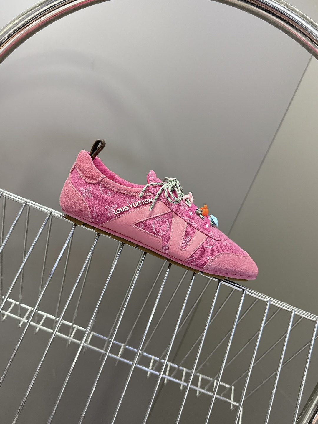 配饰➕20 路易威登Louis Vuitton春夏最新款彩色串珠芭蕾风德训鞋超多明星网红种草 鞋带上搭配