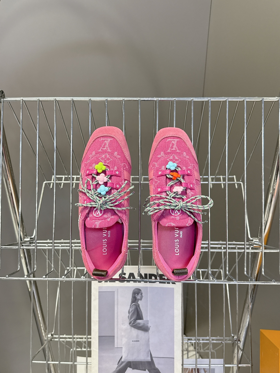 配饰➕20 路易威登Louis Vuitton春夏最新款彩色串珠芭蕾风德训鞋超多明星网红种草 鞋带上搭配