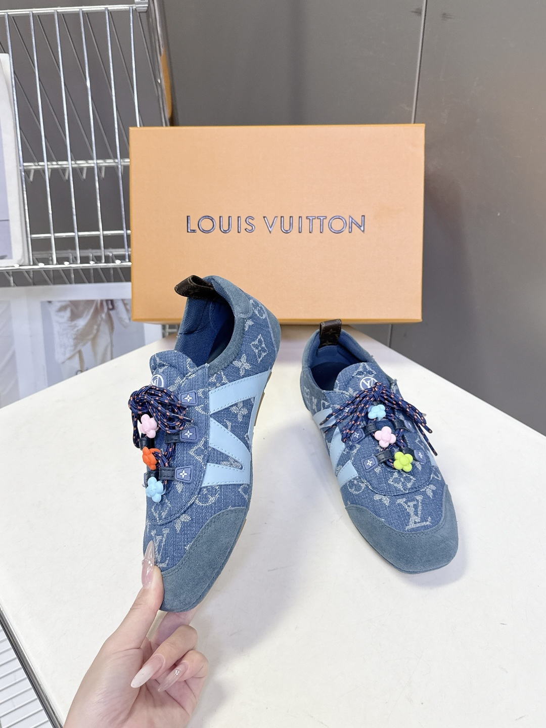 配饰➕20 路易威登Louis Vuitton春夏最新款彩色串珠芭蕾风德训鞋超多明星网红种草 鞋带上搭配