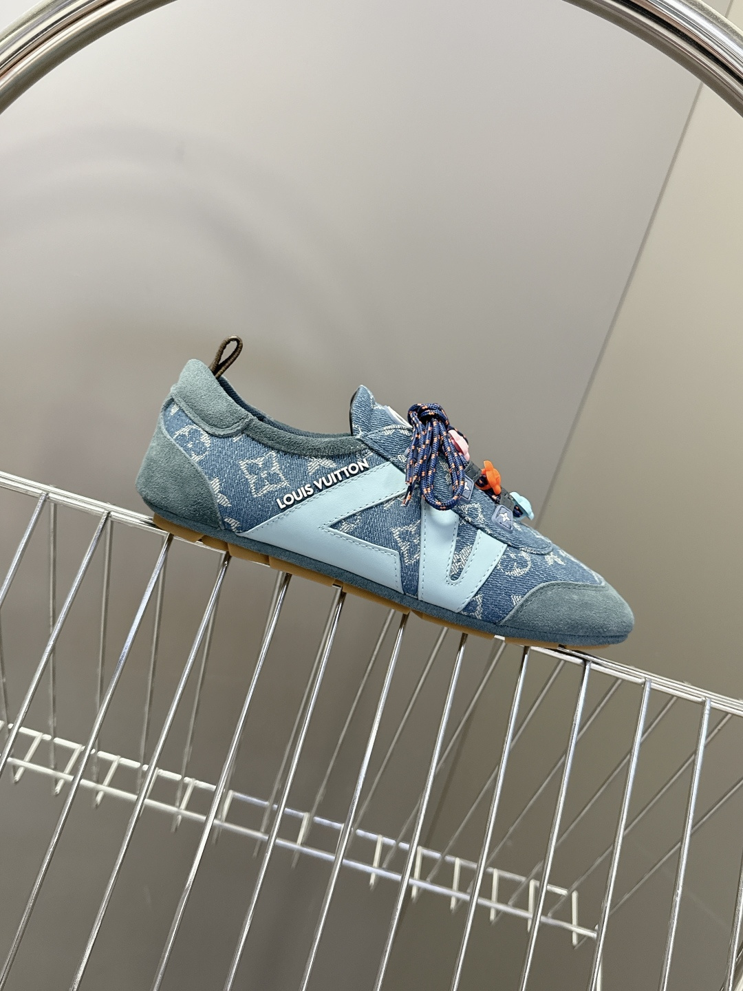 配饰➕20 路易威登Louis Vuitton春夏最新款彩色串珠芭蕾风德训鞋超多明星网红种草 鞋带上搭配