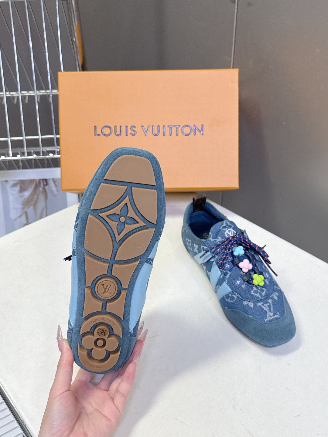 配饰➕20 路易威登Louis Vuitton春夏最新款彩色串珠芭蕾风德训鞋超多明星网红种草 鞋带上搭配