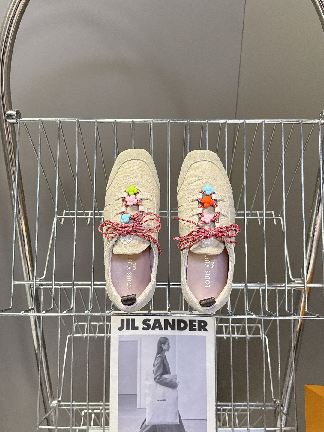 配饰➕20 路易威登Louis Vuitton春夏最新款彩色串珠芭蕾风德训鞋超多明星网红种草 鞋带上搭配