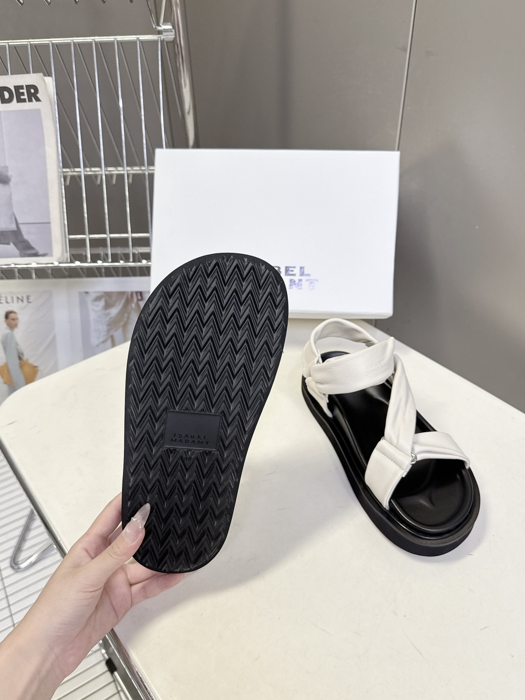 Isabel Marant（伊莎贝尔·玛兰）春夏最新款交叉带厚底凉鞋 超多明星网红种草 软质填充交叉绑带