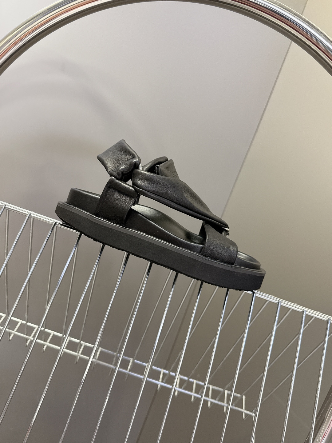 Isabel Marant（伊莎贝尔·玛兰）春夏最新款交叉带厚底凉鞋 超多明星网红种草 软质填充交叉绑带