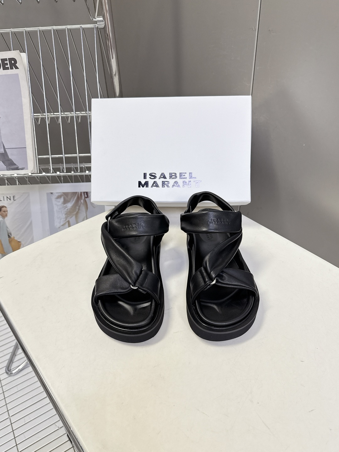 Isabel Marant（伊莎贝尔·玛兰）春夏最新款交叉带厚底凉鞋 超多明星网红种草 软质填充交叉绑带