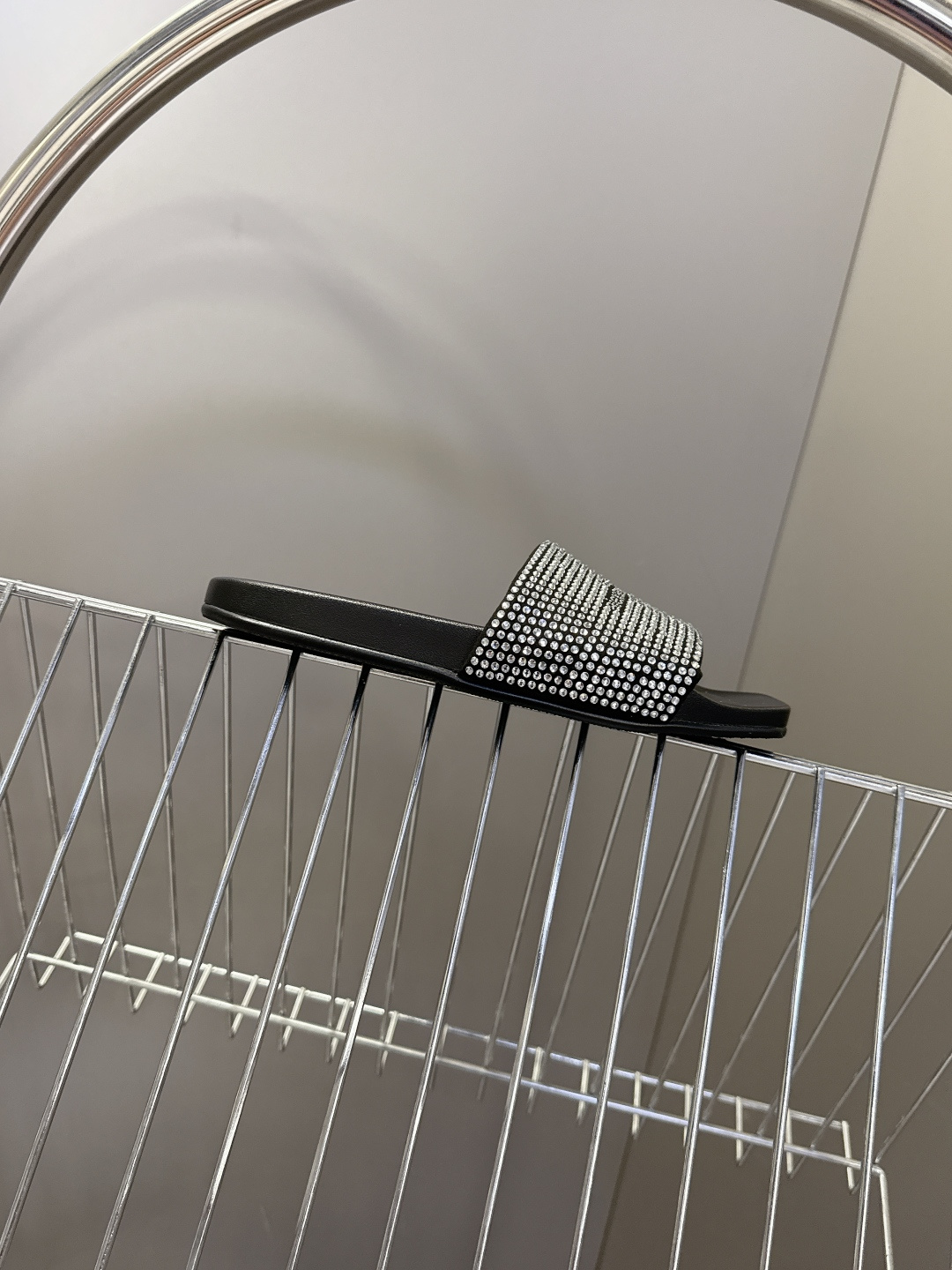 Alexander Wang亚历山大王春夏最新款方头一字拖超多明星网红种草 鞋面采用满铺水钻水晶缀饰点缀