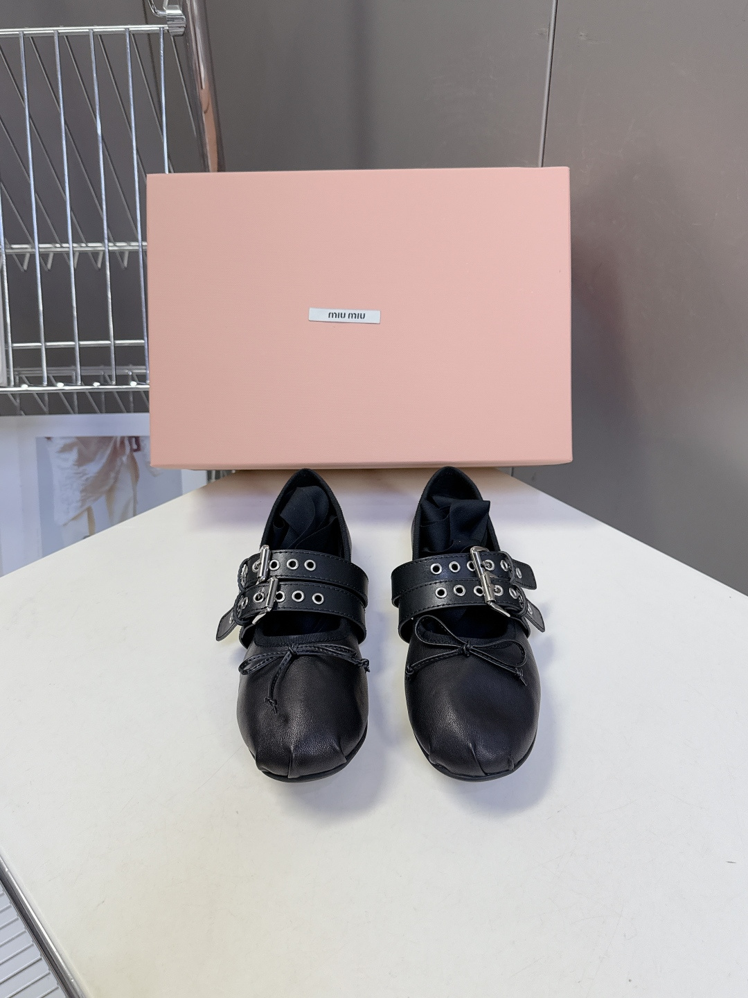 MiuMiu缪缪最新走秀款复古休闲鞋 玛丽珍鞋官方秀场出镜率最高的单品 超多明星时尚博主种草 miu系穿