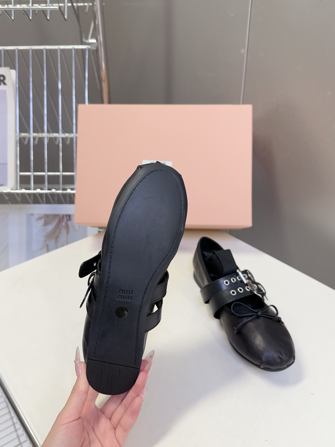 MiuMiu缪缪最新走秀款复古休闲鞋 玛丽珍鞋官方秀场出镜率最高的单品 超多明星时尚博主种草 miu系穿
