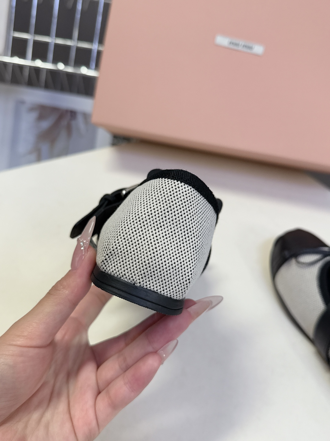 MiuMiu缪缪最新走秀款复古休闲鞋 玛丽珍鞋官方秀场出镜率最高的单品 超多明星时尚博主种草 miu系穿