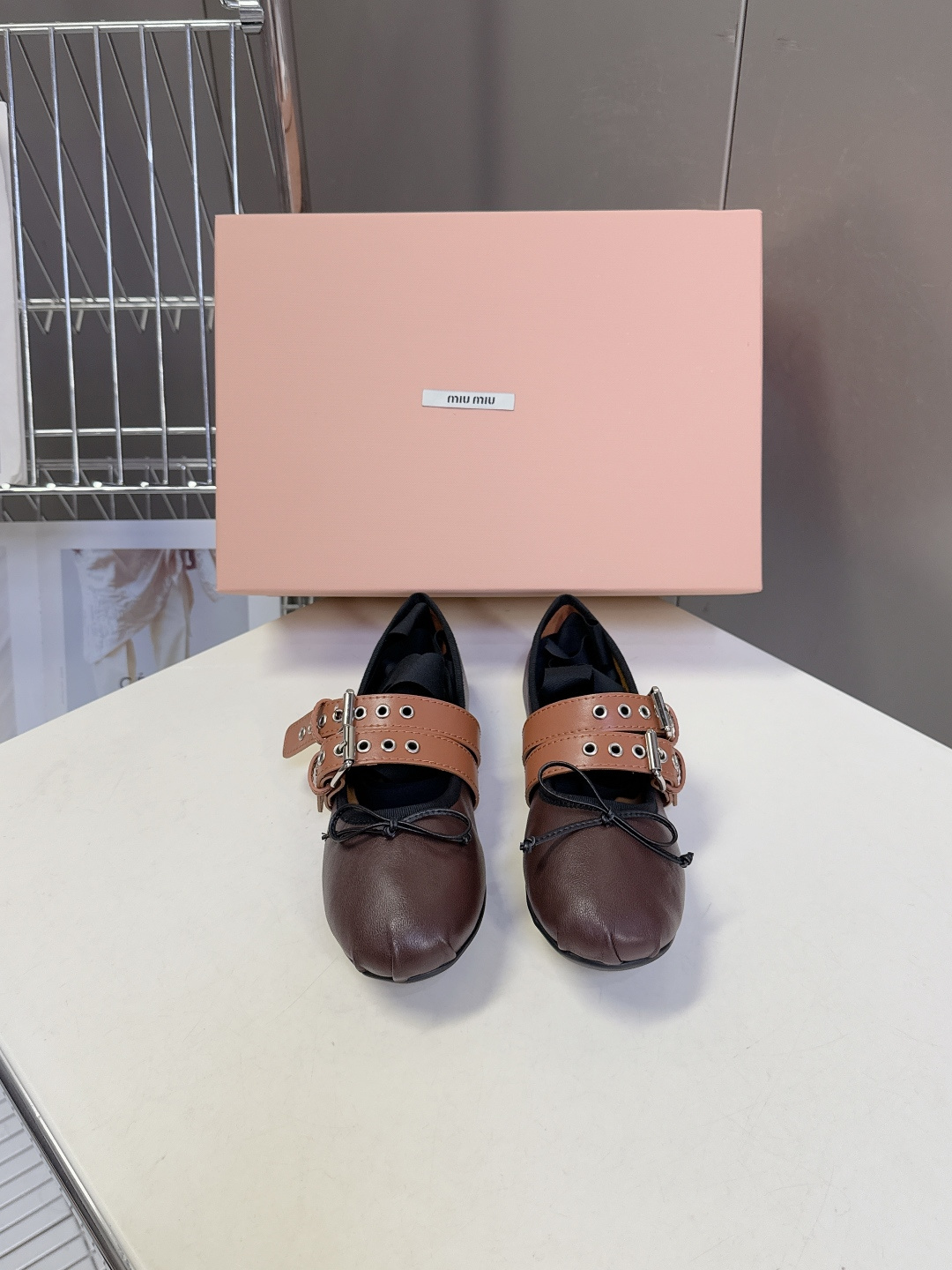 MiuMiu缪缪最新走秀款复古休闲鞋 玛丽珍鞋官方秀场出镜率最高的单品 超多明星时尚博主种草 miu系穿