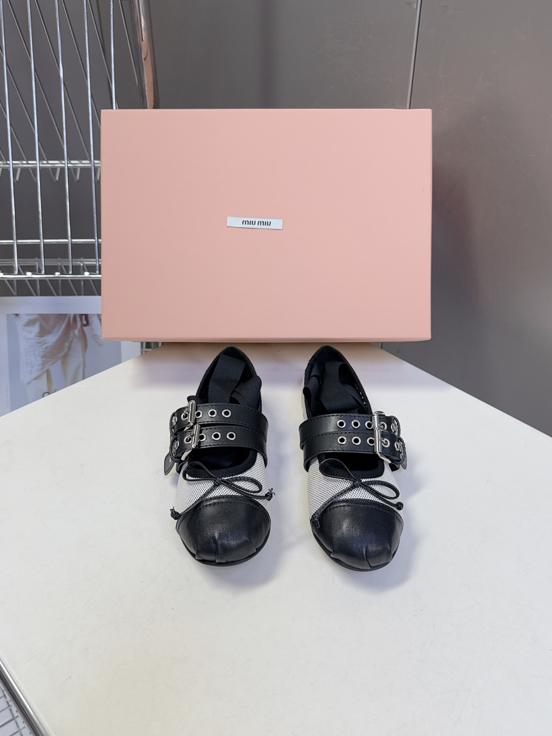 MiuMiu缪缪最新走秀款复古休闲鞋 玛丽珍鞋官方秀场出镜率最高的单品 超多明星时尚博主种草 miu系穿