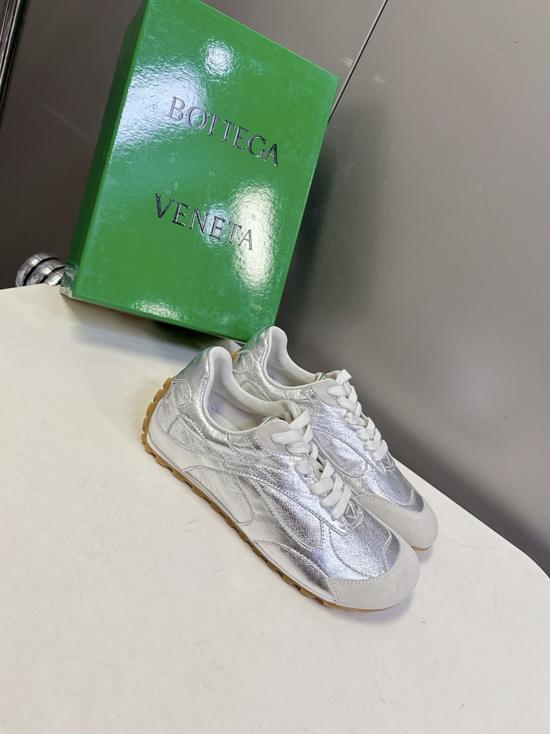 Bottega Veneta BV葆蝶家 阿甘鞋 德训鞋 运动鞋 BV经典老钱风运动鞋超多明星时尚博主种