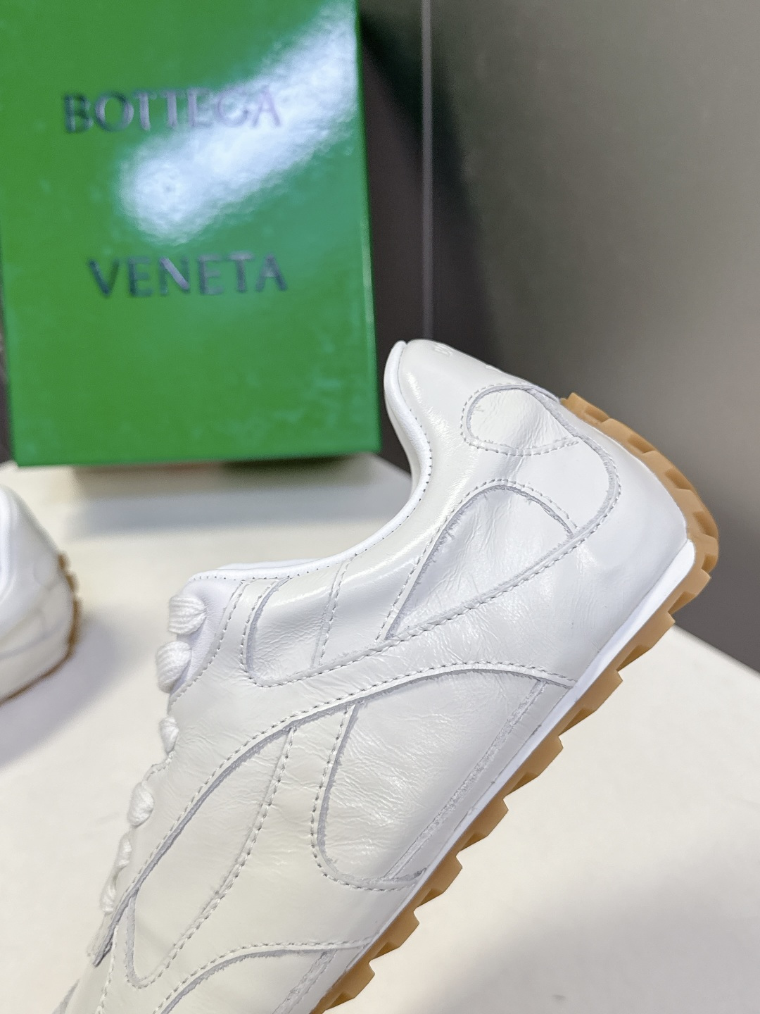 Bottega Veneta BV葆蝶家 阿甘鞋 德训鞋 运动鞋 BV经典老钱风运动鞋超多明星时尚博主种