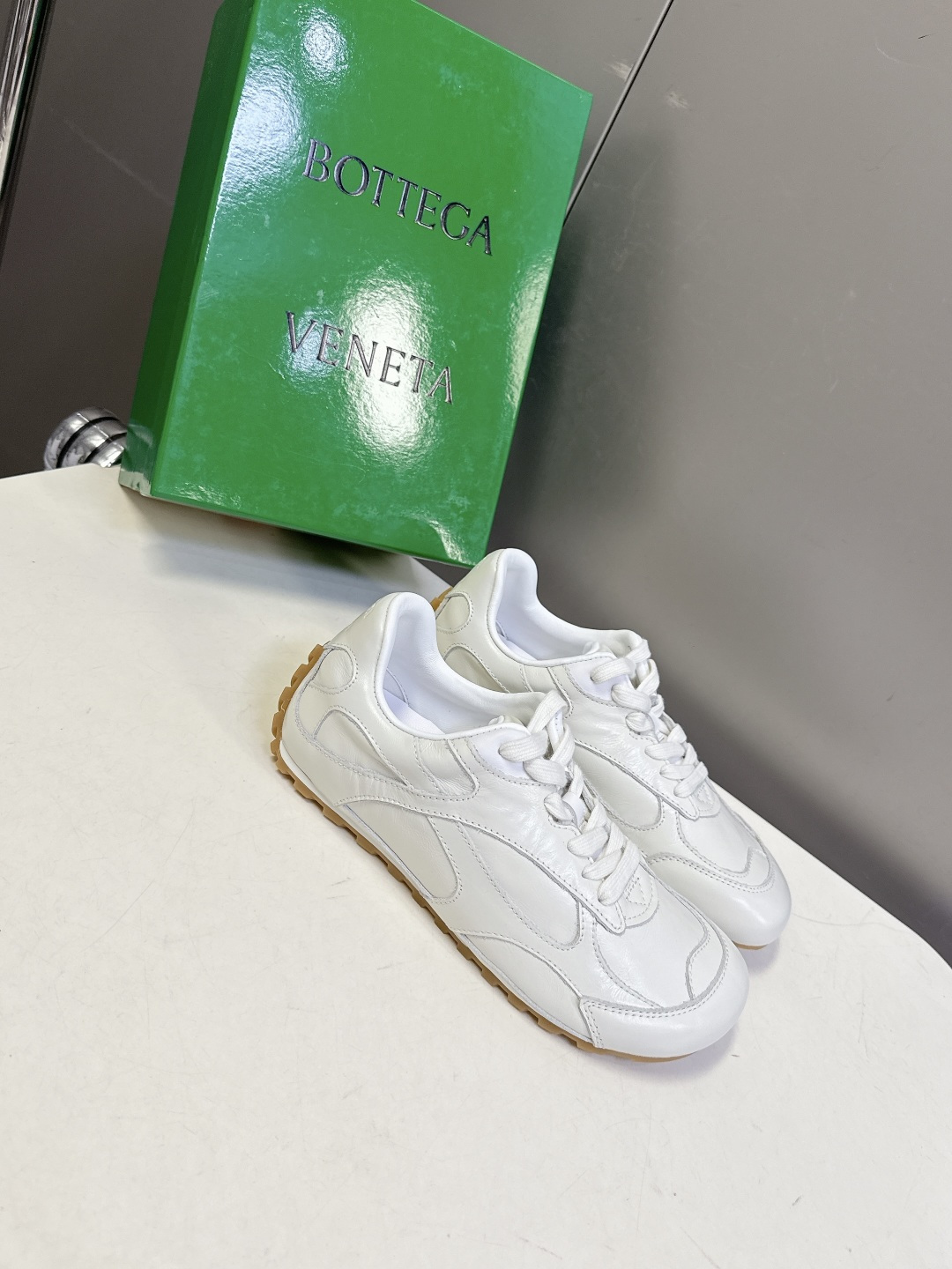 Bottega Veneta BV葆蝶家 阿甘鞋 德训鞋 运动鞋 BV经典老钱风运动鞋超多明星时尚博主种
