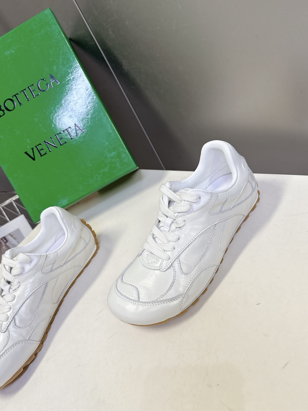 Bottega Veneta BV葆蝶家 阿甘鞋 德训鞋 运动鞋 BV经典老钱风运动鞋超多明星时尚博主种