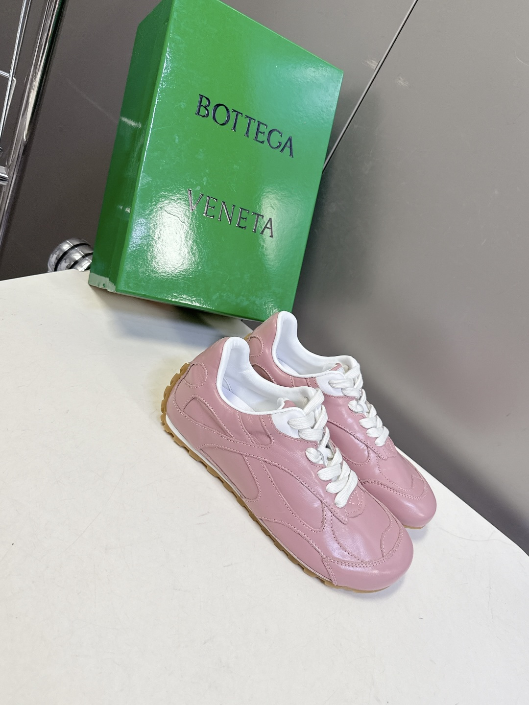 Bottega Veneta BV葆蝶家 阿甘鞋 德训鞋 运动鞋 BV经典老钱风运动鞋超多明星时尚博主种