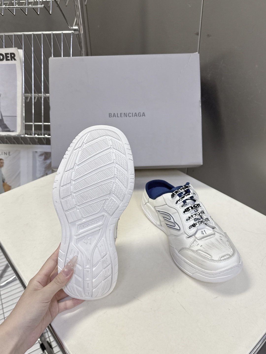 BaLenciaga巴黎世家最新春夏Hamp tons情侣运动鞋半拖 超多明星网红种草 它以经典鞋履为原