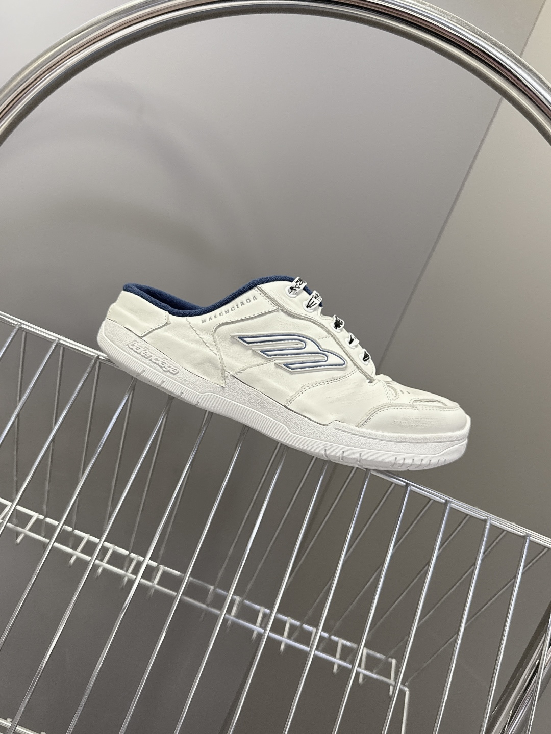 BaLenciaga巴黎世家最新春夏Hamp tons情侣运动鞋半拖 超多明星网红种草 它以经典鞋履为原