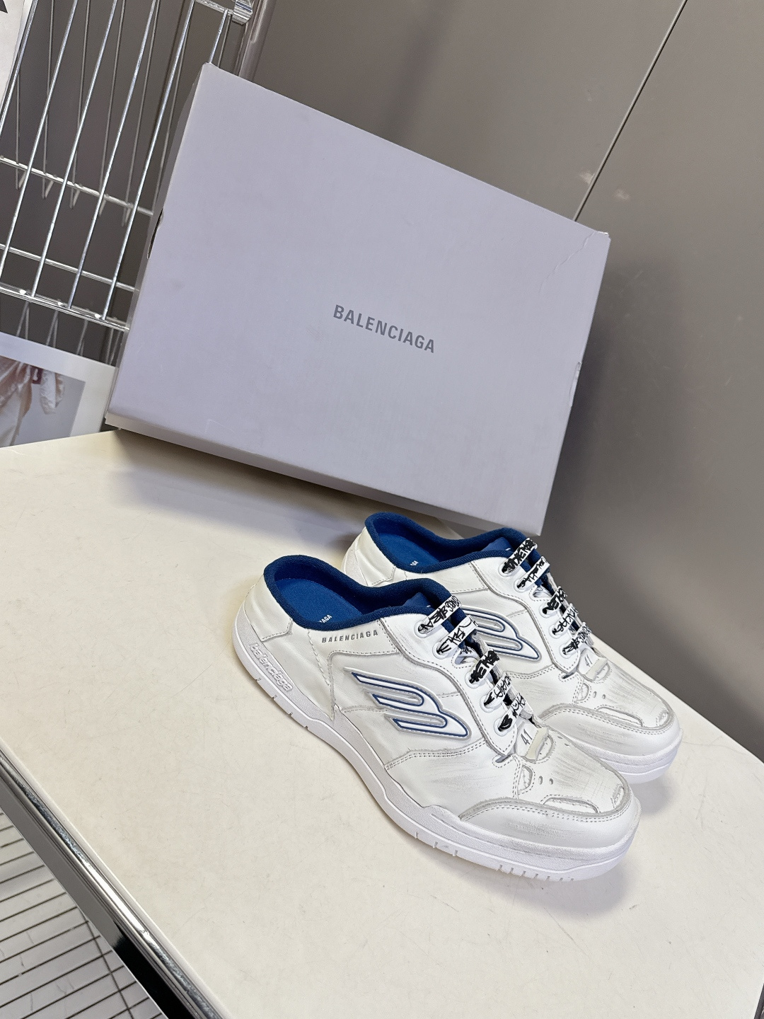 BaLenciaga巴黎世家最新春夏Hamp tons情侣运动鞋半拖 超多明星网红种草 它以经典鞋履为原