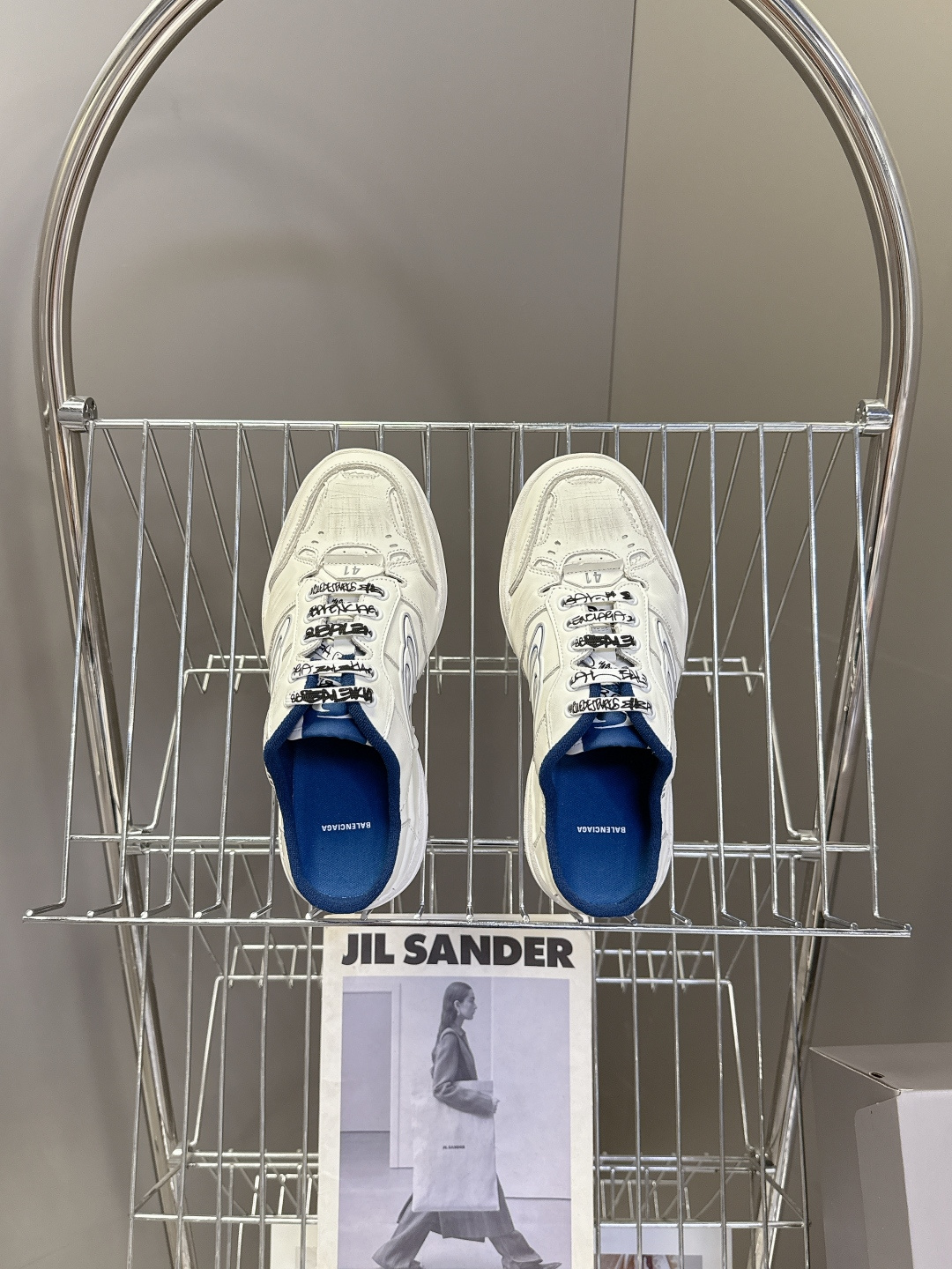 BaLenciaga巴黎世家最新春夏Hamp tons情侣运动鞋半拖 超多明星网红种草 它以经典鞋履为原