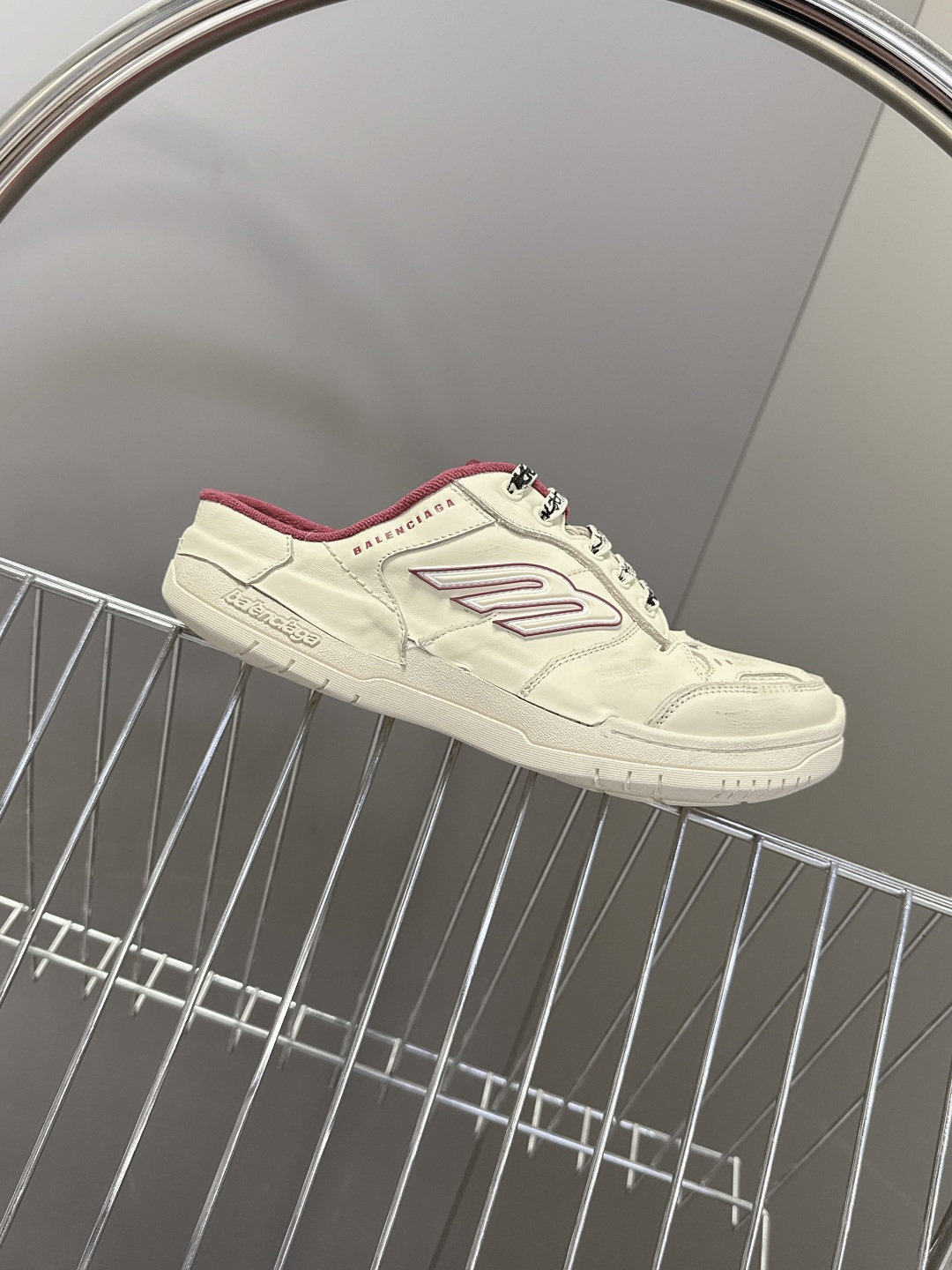 BaLenciaga巴黎世家最新春夏Hamp tons情侣运动鞋半拖 超多明星网红种草 它以经典鞋履为原