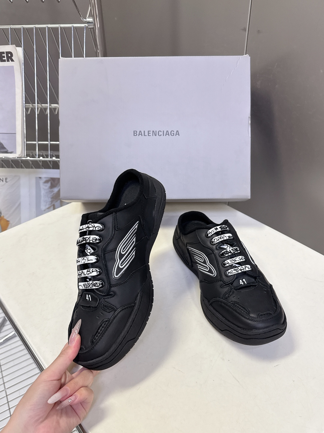 BaLenciaga巴黎世家最新春夏Hamp tons情侣运动鞋半拖 超多明星网红种草 它以经典鞋履为原