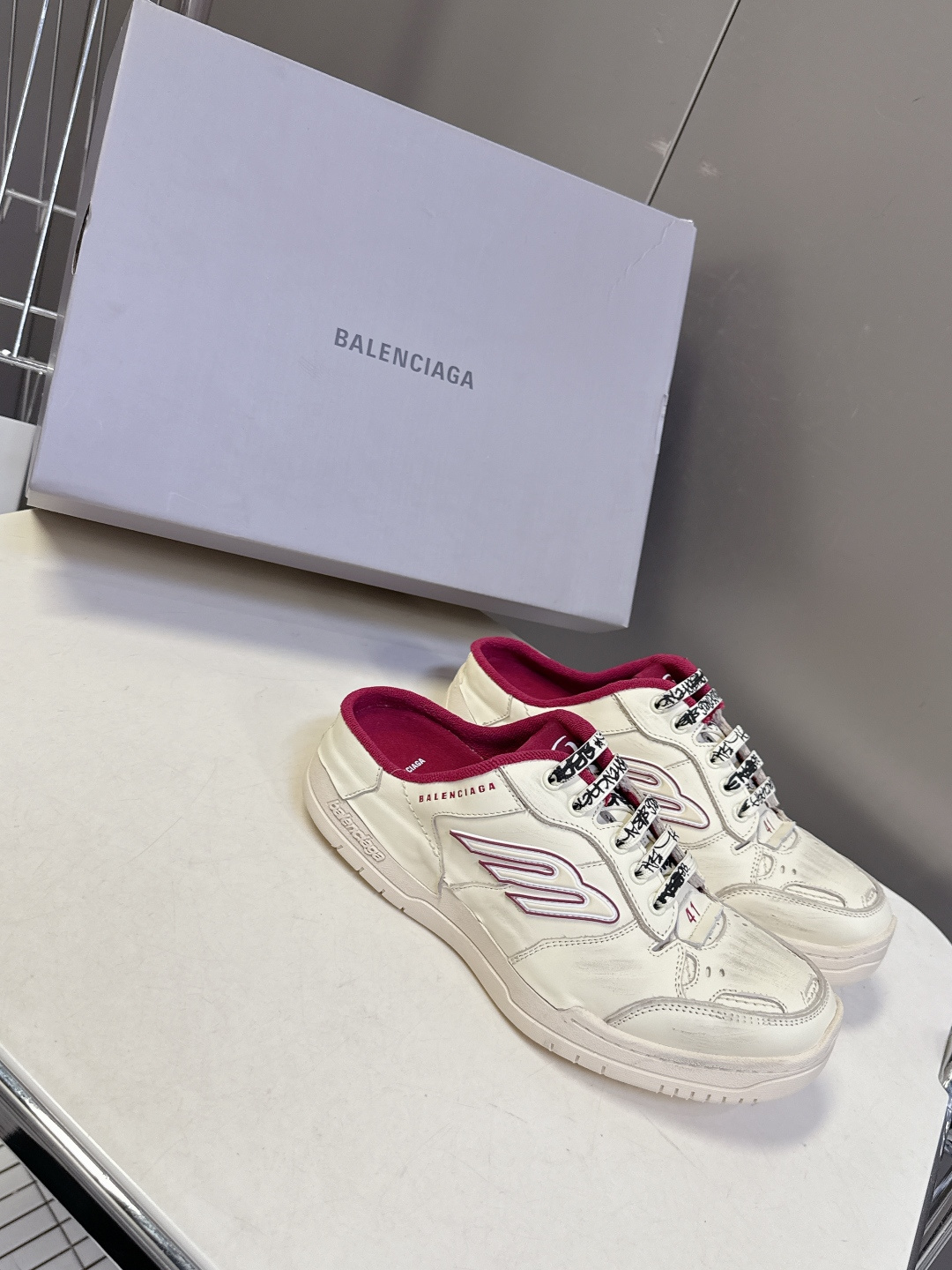 BaLenciaga巴黎世家最新春夏Hamp tons情侣运动鞋半拖 超多明星网红种草 它以经典鞋履为原
