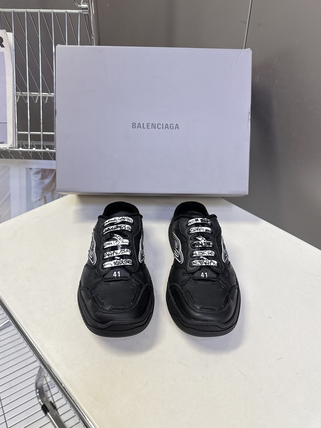 BaLenciaga巴黎世家最新春夏Hamp tons情侣运动鞋半拖 超多明星网红种草 它以经典鞋履为原