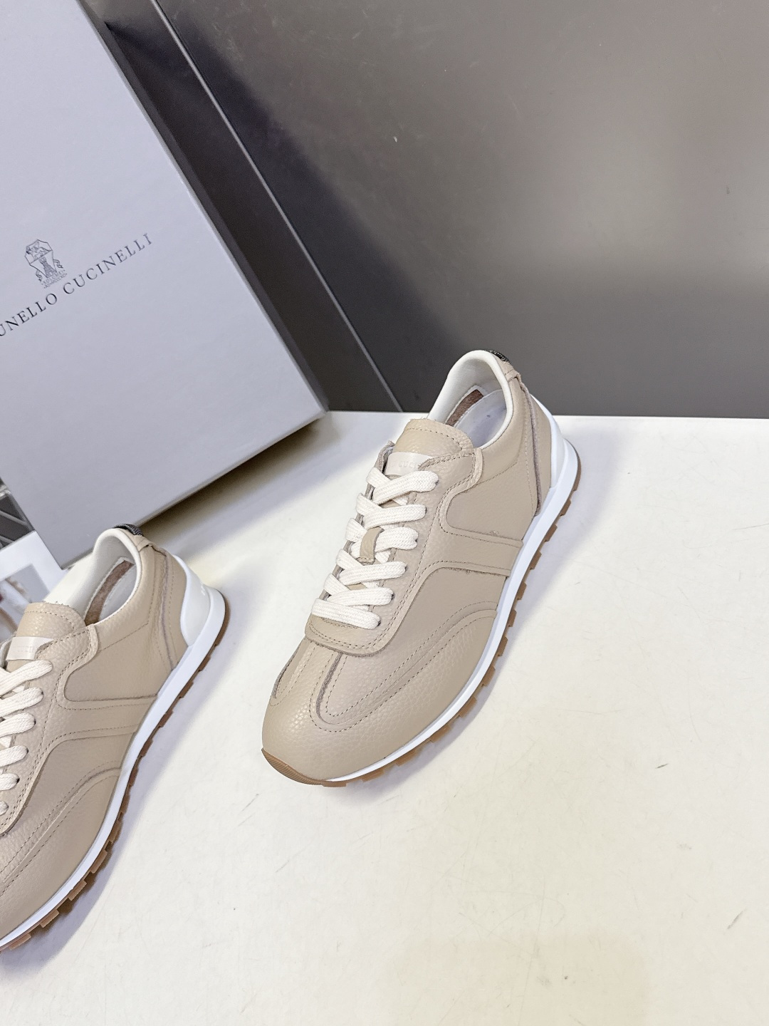 Brunello Cucinelli春夏最新情侣款复古阿甘鞋 运动鞋超多明星网红种草 BC品牌「山羊绒之