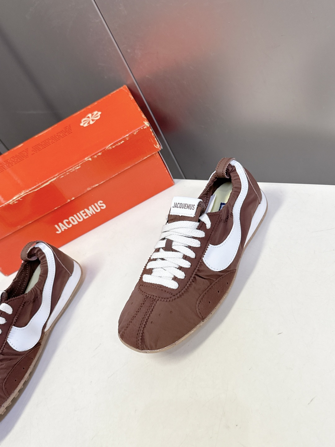 Jacquemus x Nike 耐克Moon Shoe联名款​​ 情侣款 德训鞋超多明星网红种草 法国