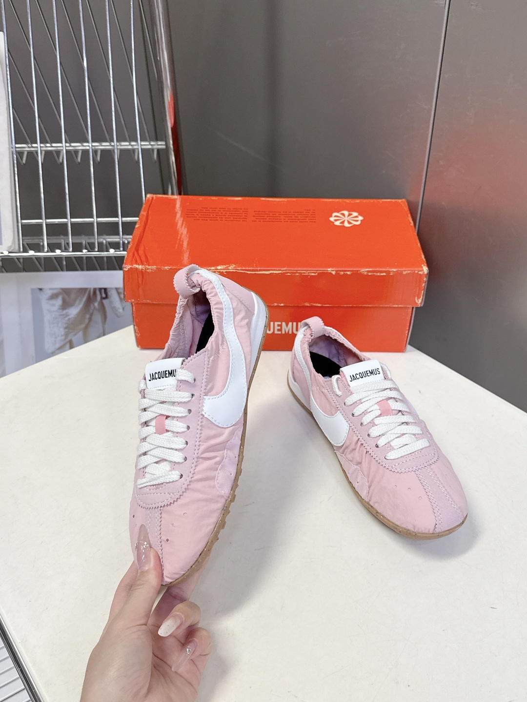 Jacquemus x Nike 耐克Moon Shoe联名款​​ 情侣款 德训鞋超多明星网红种草 法国