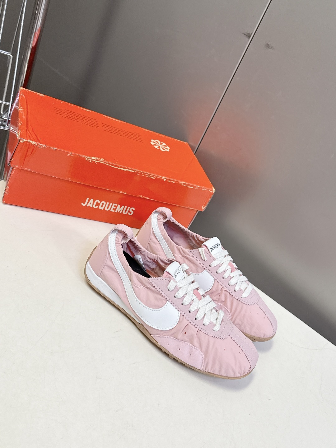Jacquemus x Nike 耐克Moon Shoe联名款​​ 情侣款 德训鞋超多明星网红种草 法国