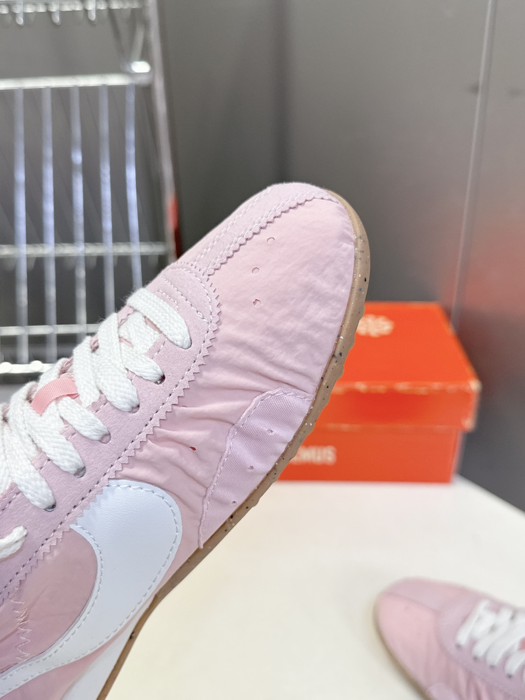 Jacquemus x Nike 耐克Moon Shoe联名款​​ 情侣款 德训鞋超多明星网红种草 法国