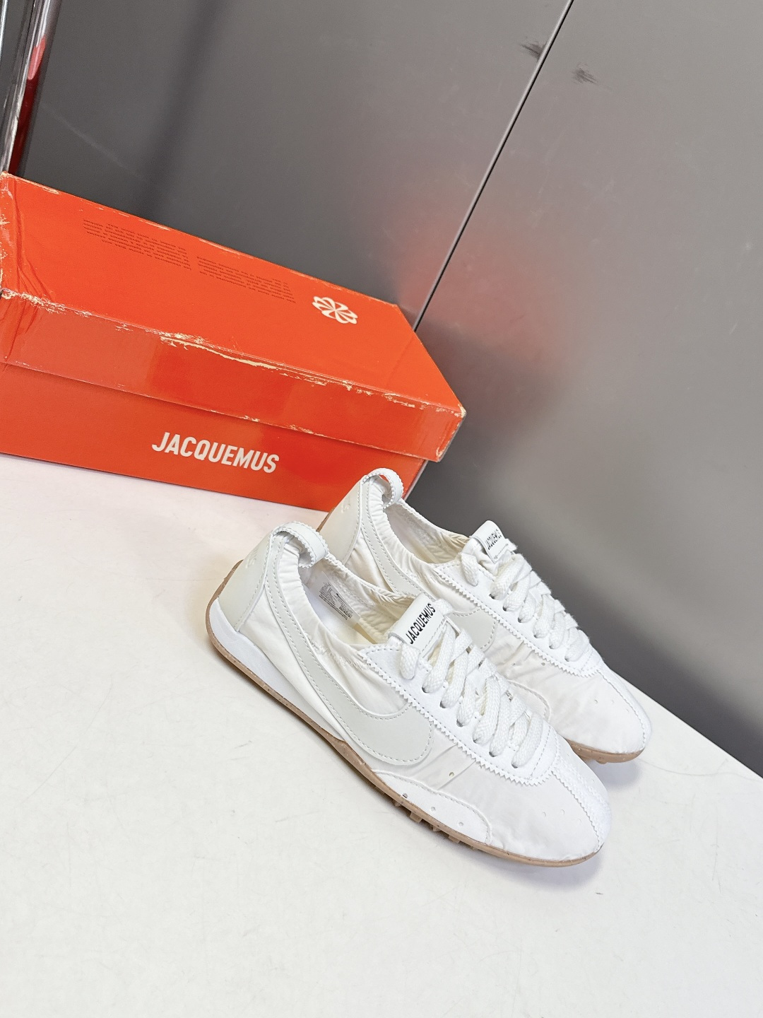 Jacquemus x Nike 耐克Moon Shoe联名款​​ 情侣款 德训鞋超多明星网红种草 法国