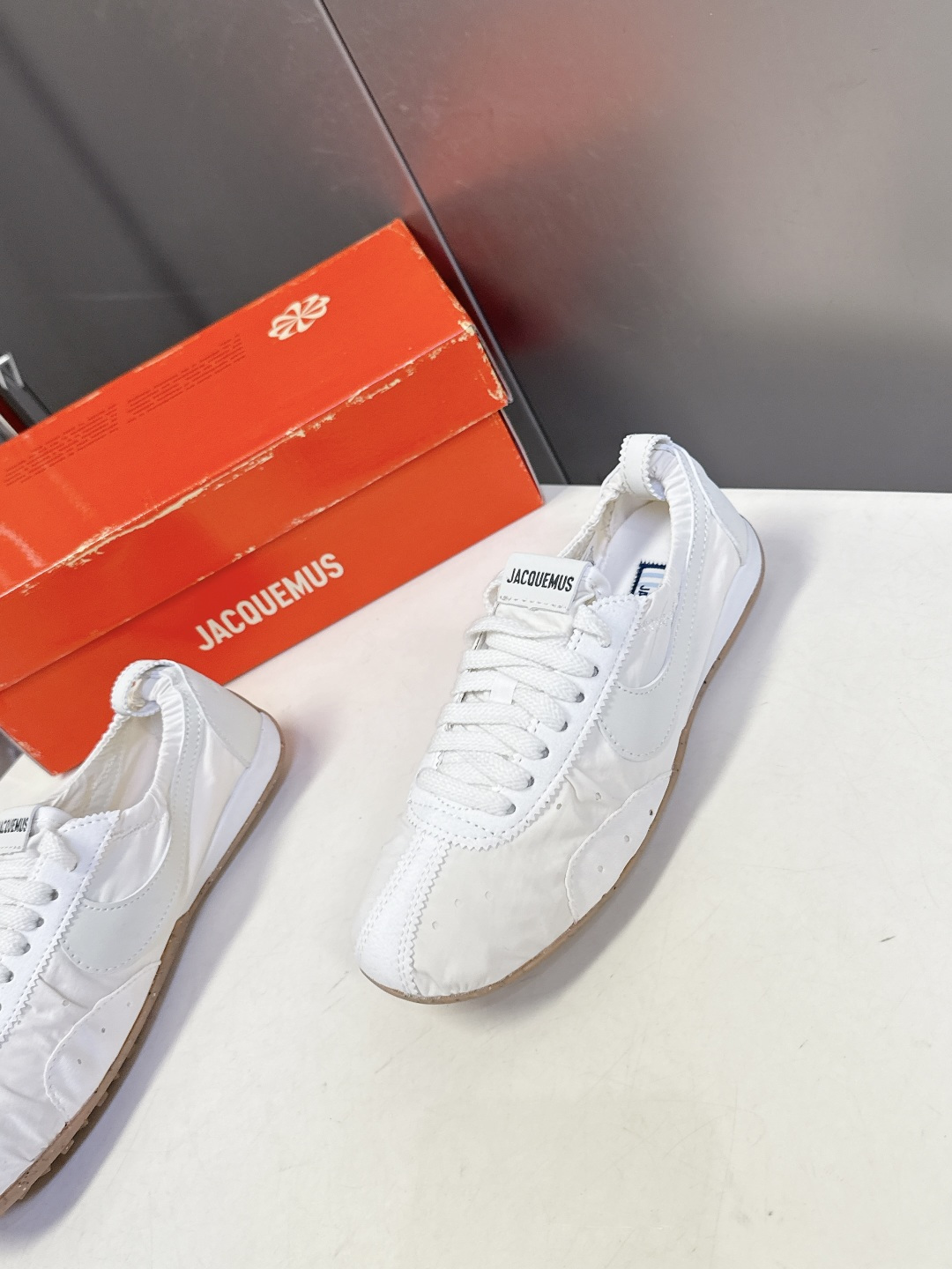 Jacquemus x Nike 耐克Moon Shoe联名款​​ 情侣款 德训鞋超多明星网红种草 法国