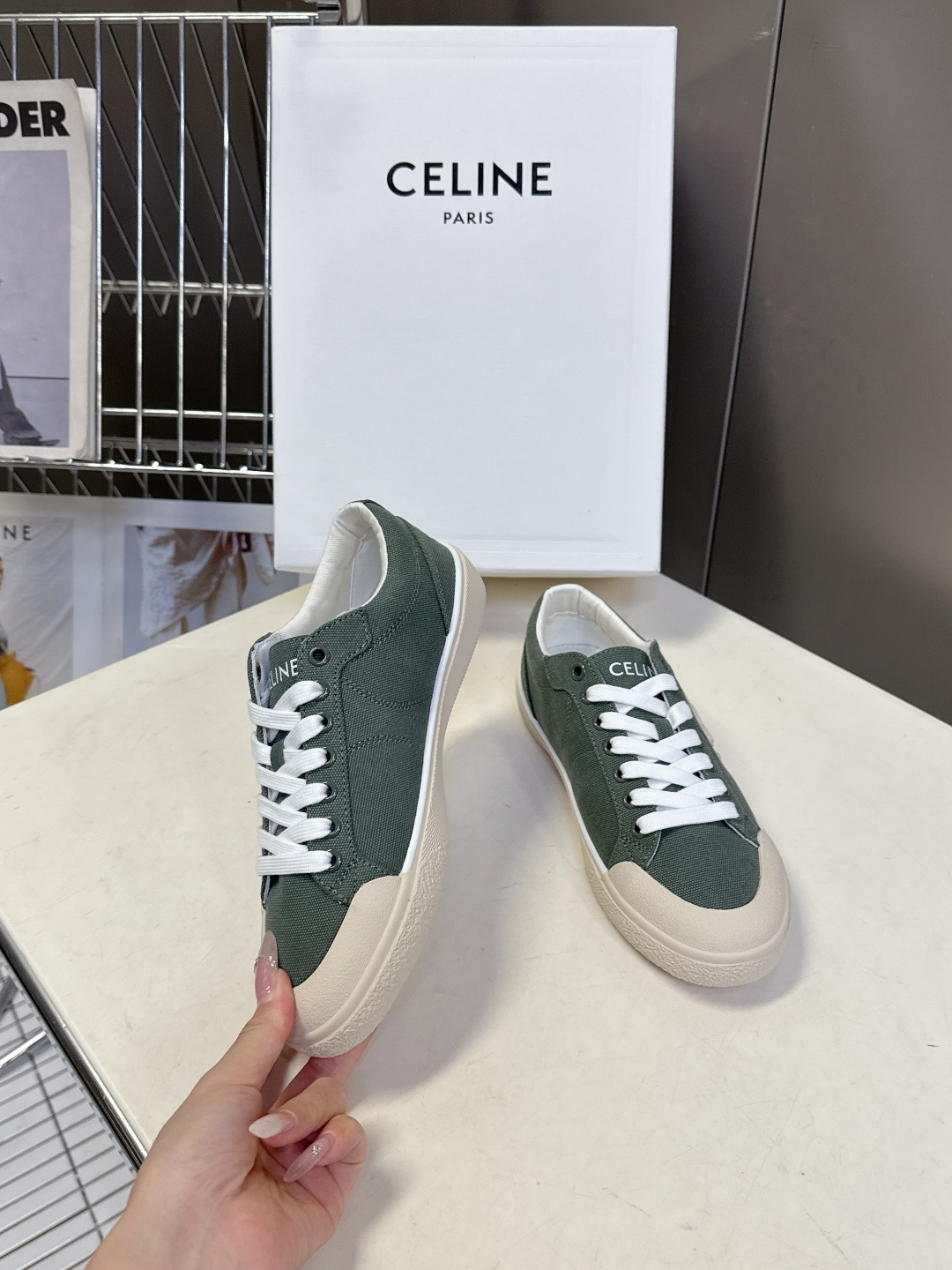 CELINE思琳春夏最新走秀款凯旋门休闲鞋、AS-01 系列运动鞋、lisa、陈立农超多明星上脚、这一季